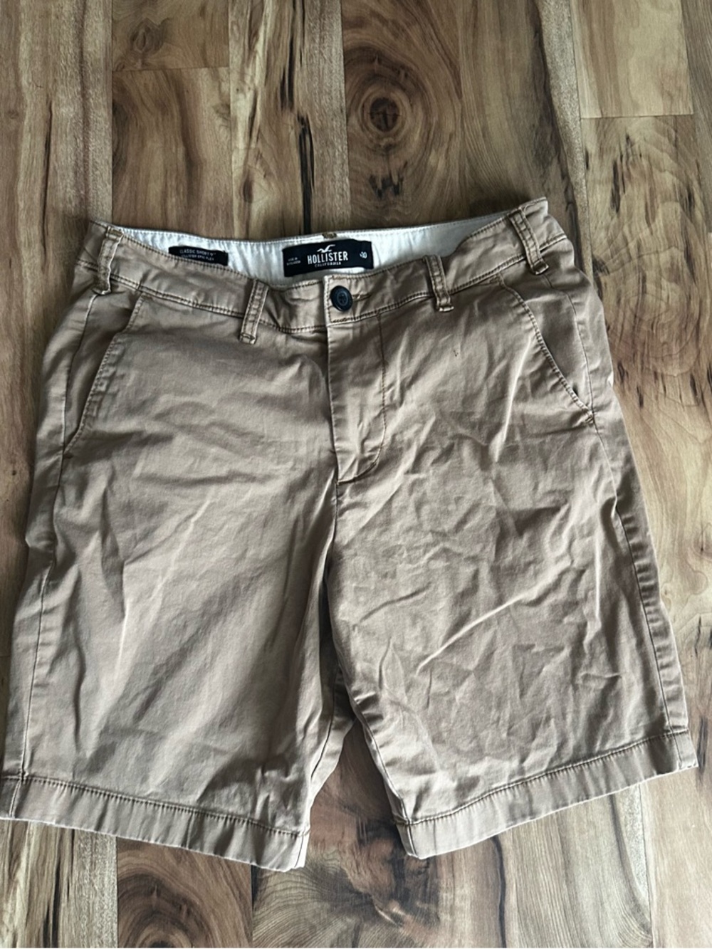 Hollister Men's Khaki Flat-Front Chino Shorts